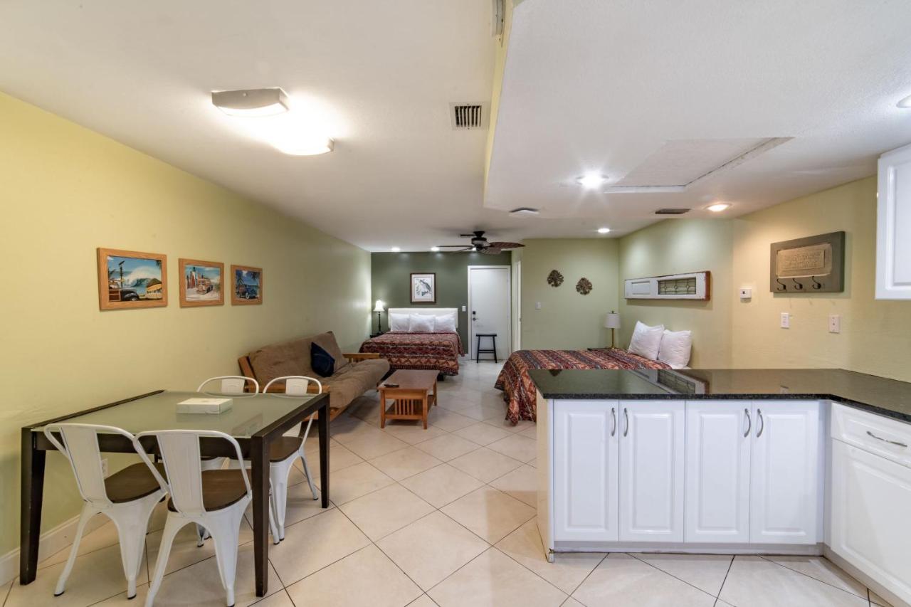 Captain's Table By Adventures 3* Everglades